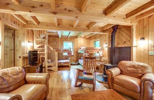 Andover House | 8 Mi to Okemo Mountain Resort: Mtn-View Retreat!