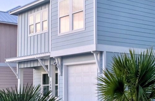 Fulton House | Aransas Bay Waterfront! Hot Tub, Arcade, Pool, Gas Grill. Walk to Pier
