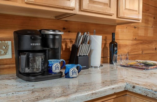 Branson Cabin | Authentic Log Cabin Mins to Thunder Ridge&Big Cedar Free Attraction Tickets Pvt Hot Tub Pool Table