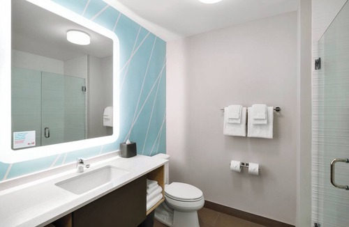 Larkwood Hotel | avid hotel Nashville Airport by IHG
