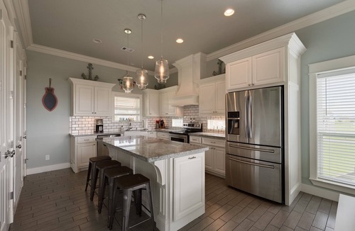 Crystal Beach House | Beach Retreat | Tiki Bar, Ocean Views & Grill