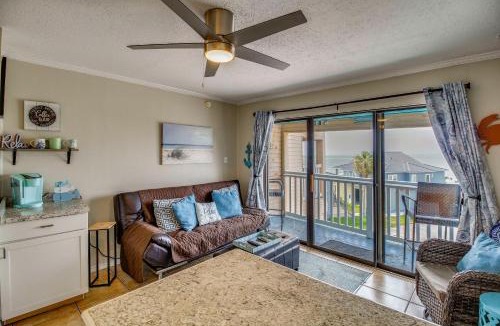 North Beach House | Beach View Balcony! Corpus Christi Condo w/Pool