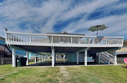 Bermuda Beach Cottage | Beachfront Bungalow by Ryson Vacation Rentals