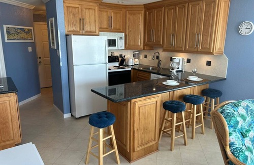 Galveston Condo | Beachfront Corner and panoramic view of beach and Gulf of Mexico below (2314)