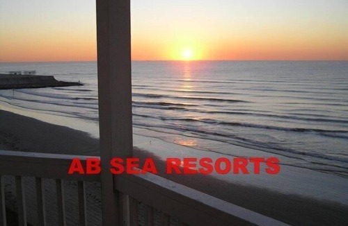 Galveston Condo | Beachfront Corner and panoramic view of beach and Gulf of Mexico below (2314)