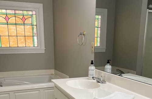 Jackson House | BEAUTIFUL FULLY FURNISHED WELL APPOINTED HOME IN NORTH JACKSON