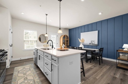 Bayside Condo | Beautiful Three Bedroom Townhome w/Nice Amenities