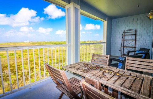 Red Fish Cove Apartment | Beautiful two-bedroom with bay views in the lovely Pointe West Resort