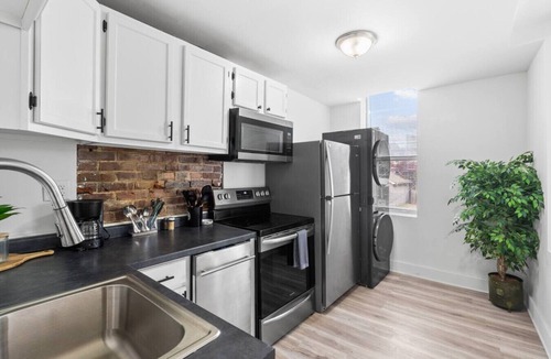 Benton Park Apartment | Benton Park Escape - MO2N