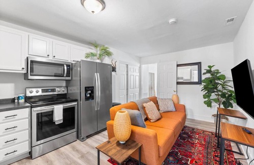 Benton Park Apartment | Benton Park Hideaway - MO1S