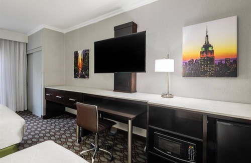 North Bergen Hotel | Best Western Premier NYC Gateway Hotel