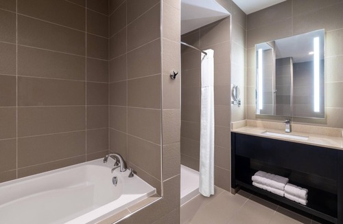 North Bergen Hotel | Best Western Premier NYC Gateway Hotel
