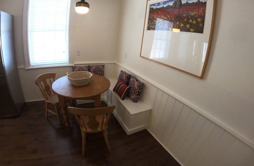 Drummond-North Elmsley House | Beveridges Lockmaster’s House | Historic Waterfront Retreat