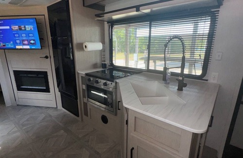 Decaturville RV Rental | Birdie at Hole 5 on Blue Herring Dr.