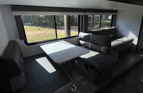 Decaturville RV Rental | Birdie at Hole 5 on Blue Herring Dr.