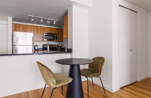 Hunters Point Apartment | Blueground | Long Island City, pool, nr Gantry Plaza