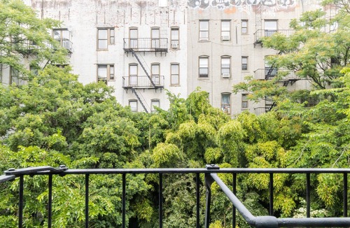 Williamsburg Apartment | Blueground | South Williamsburg, washer, nr Domino Park