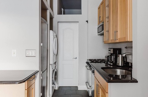 Uptown Apartment | Blueground | UES, AC, w/d, nr Central Park