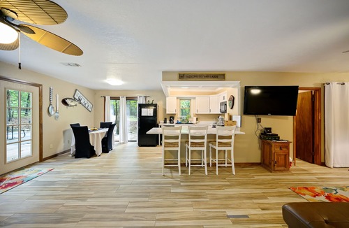 Broken Bow Cabin | Boomer Bed & Bass; 2 bedroom, 2 bathroom family cabin.