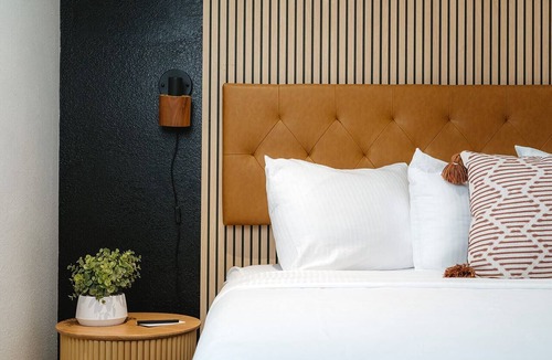Bentonville Hotel | Boutique King Suite — On-Site Dog Park, Bike Storage, Espresso Bar