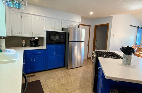 Climax Springs House | BRAND NEW DOCK! New screened in porch. Peaceful cove. Close to restaurants!