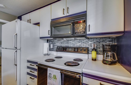 Osage Beach Apartment | Breakwater Bay Condo for Shootout Weekend Crews