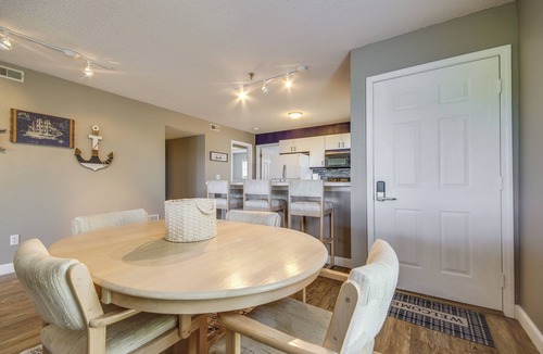 Osage Beach Apartment | Breakwater Bay Condo for Shootout Weekend Crews