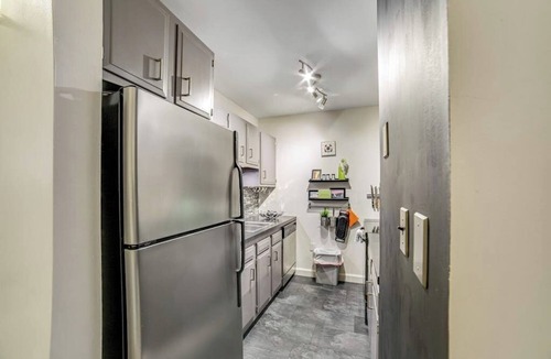 Waitsfield Condo | Bright condo with pool, sauna, tennis - 2 miles from Sugarbush Resort