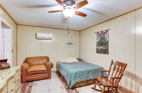 Parsons Cottage | ‘Brodies Landing Cottage’ ~ Half Mi to Lick Creek!