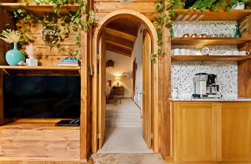 Parthenon House | Buffalo River ¬∑ Architect Riverfront ¬∑ Hot Tub