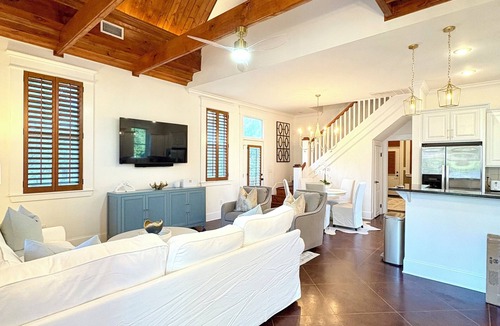 Starkville House | "Bully's Bungalow" Charming Bungalow Near MSU, Downtown & Game Day Fun