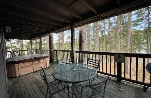 Mount Ida House | C3 - Mountain Harbor Lodge cottage on Lake Ouachita