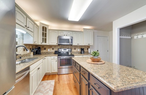 Cadiz Cottage | Cadiz Abode w/Decks, Fire Pit, & Lake Access