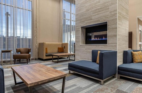 West Orange Hotel | Cambria Hotel West Orange