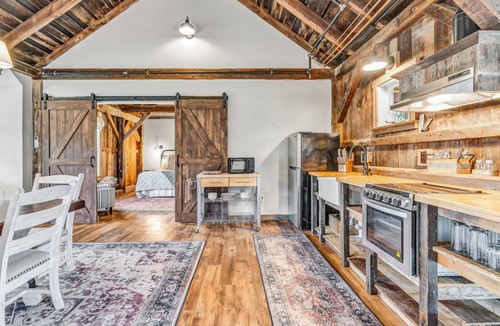 Quechee House | Carriage House Barn with Sweeping Farm Views
