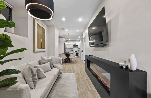 Crown Heights Apartment | Carroll Court I by Rove Travel | Apartment w/Terrace