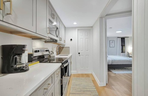 Historic Downtown Apartment | Charming 2 bed apartment in the heart of Jersey City