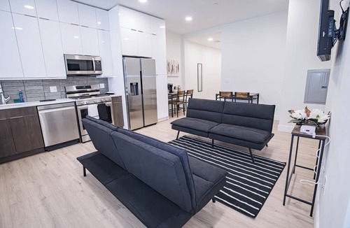 Union City Apartment | Charming 2-bedroom apartment min to New York City