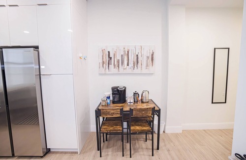 Union City Apartment | Charming 2-bedroom apartment min to New York City