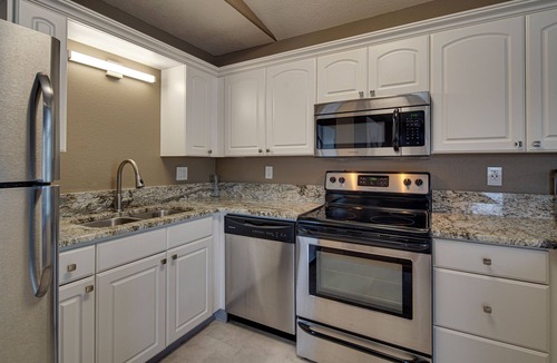 Sisters Condo | Charming 2-bedroom condo walking distance from cozy & quaint downtown Sisters.