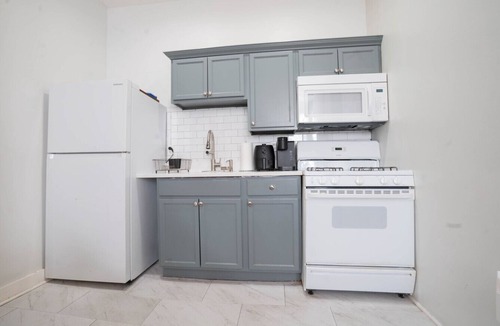 Constable Hook Apartment | Charming 2BR-1BA-6 Beds | NYC | MetLife 15 min