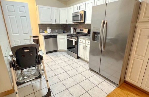 Ironbound District Apartment | Charming and comfy 2BR unit. Just 8 miles from NYC