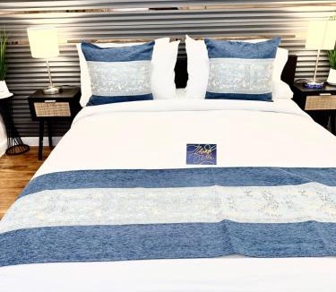 West New York Apartment | Charming and Relaxing Apt20Min from NYCity
