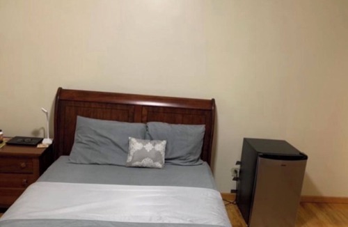 North Ironbound Apartment | Charming apartment in delightful Newark with WiFi and AC