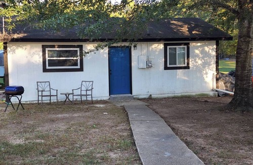 Royal Cottage | Charming cottage in Royal with WiFi and AC - perfect getaway