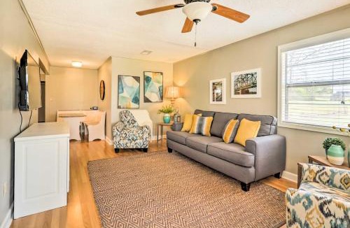 Higden House | Charming Home w/Porch: Walk to Greers Ferry Lake!