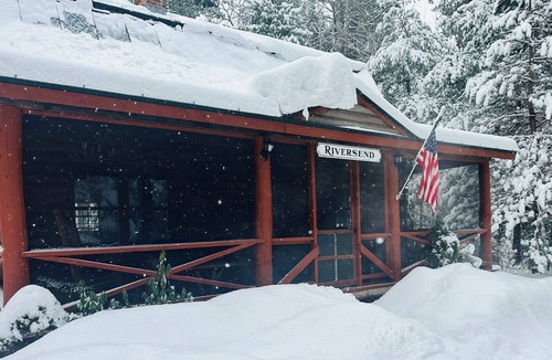 Brookline Cabin | Charming log cabin combines vintage design with contemporary luxury