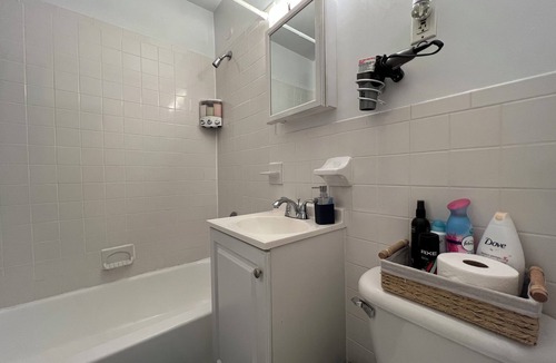 Upper West Side Apartment | Charming Upper West Side Apartment Prime Manhattan Location