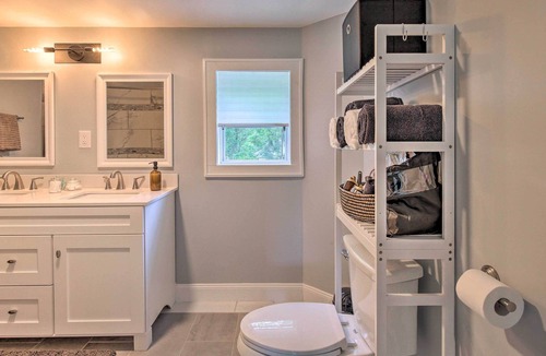 Lincoln Park House | Chic Catskills Summer Getaway w/ Hot Tub & Firepit
