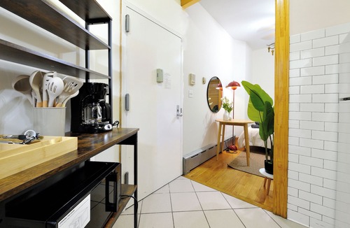 Uptown Apartment | Chic Upper East Side Studio! Close to Central Park!